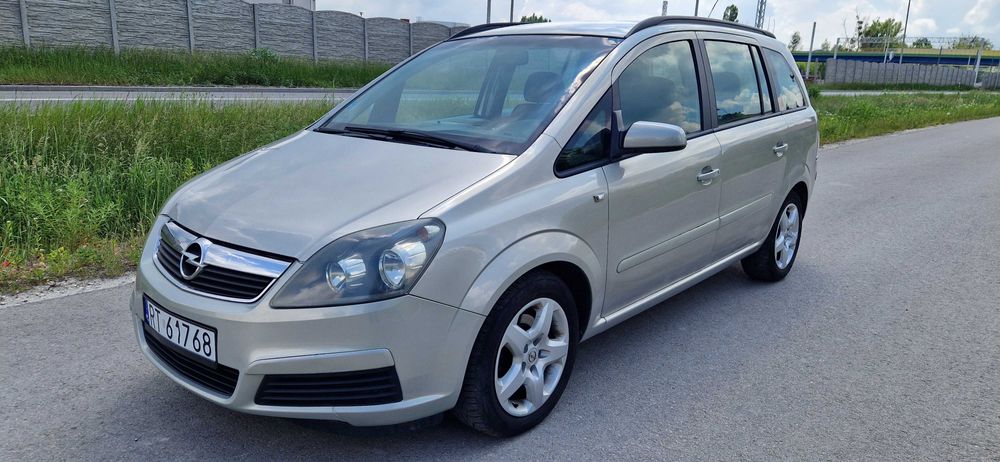 Opel Zafira B 1.9 diesel 2007 Rok