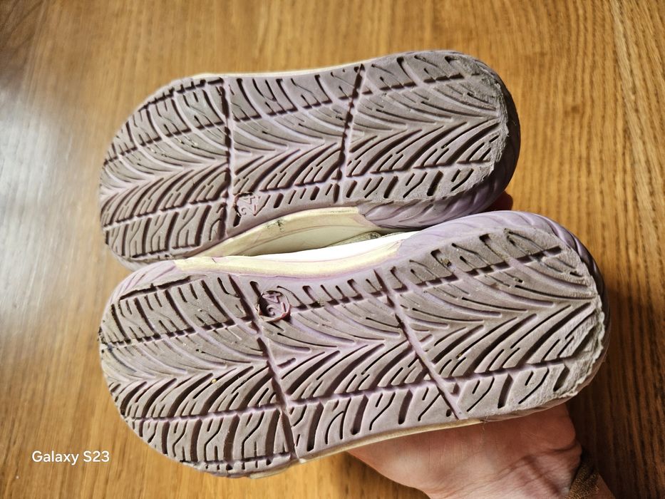 Wizytowe buty dziewczęce roz. 24