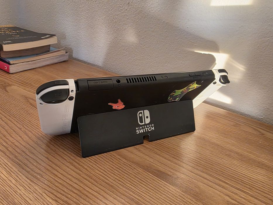 Nintendo Switch Oled + Pokemon Scarlet