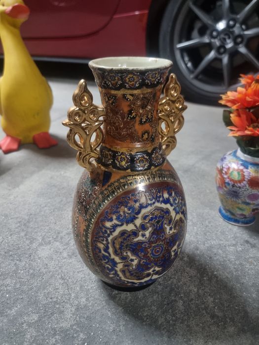 Jarra antiga pintada a mão