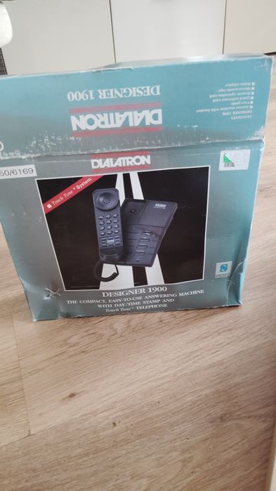 Stary nowy telefon stacjonarny kolekcja