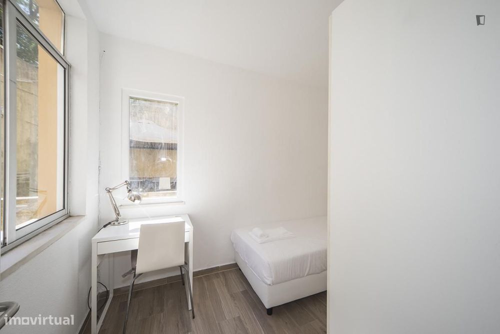 Quarto - localizado em Lapa Lisbon