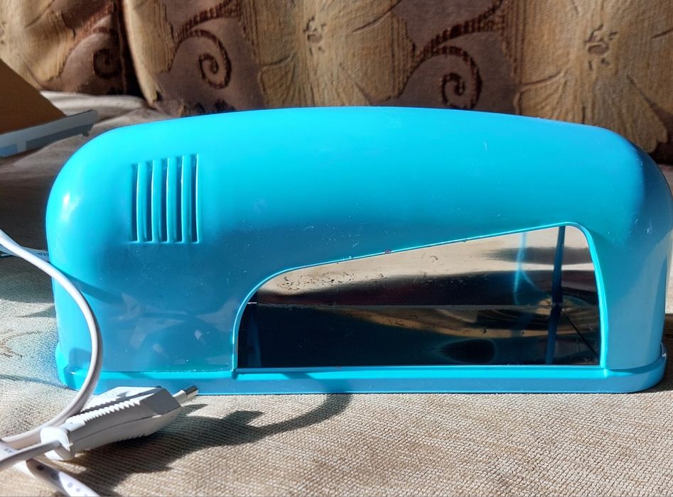 UV лампа для маникра и педикюра