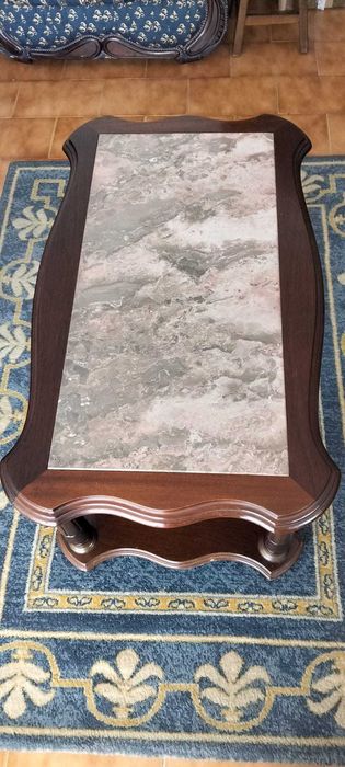 Mesa de centro com pedra