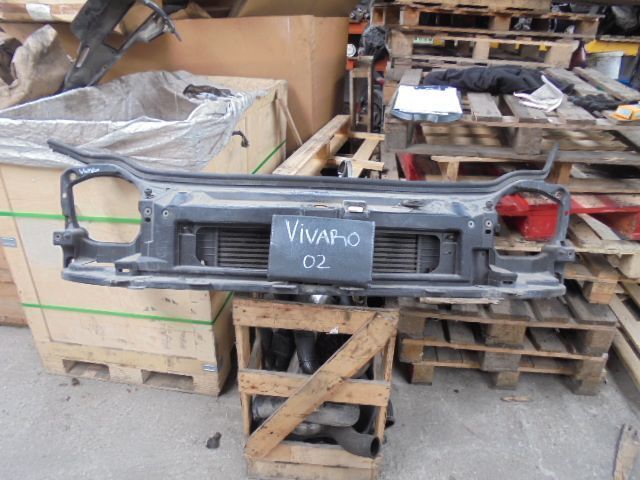 Opel Vivaro 1.9 DI frente em chapa