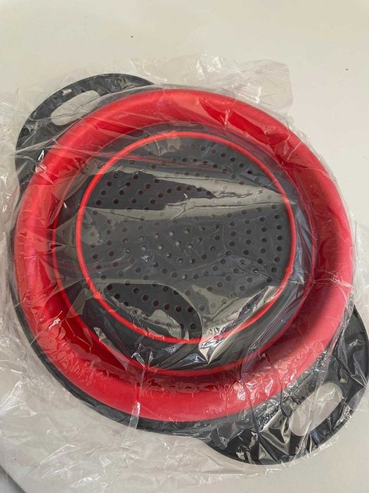 asortyment, akcesoria, kapelusze, pojemniki, zabawki 100 kg