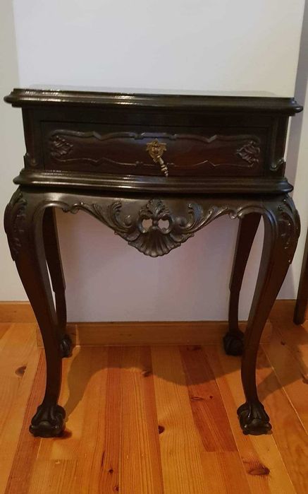 Mesinha de apoio antiga