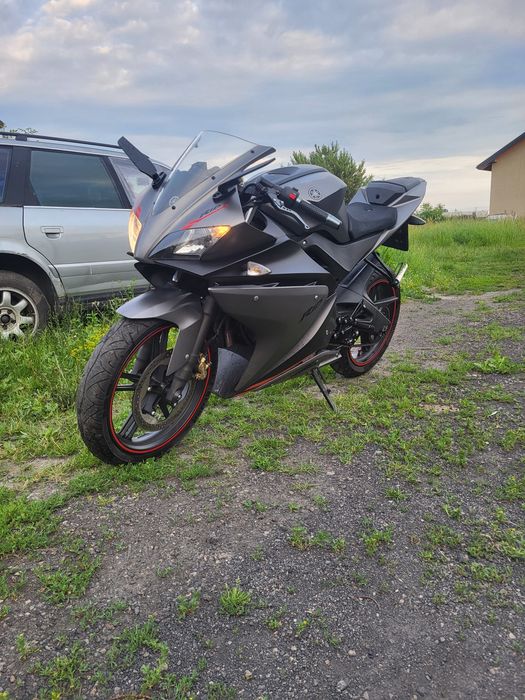 Yamaha yzf-r 125 MATTE GREY !