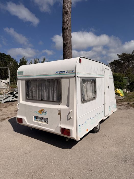 Caravana Pluma 350