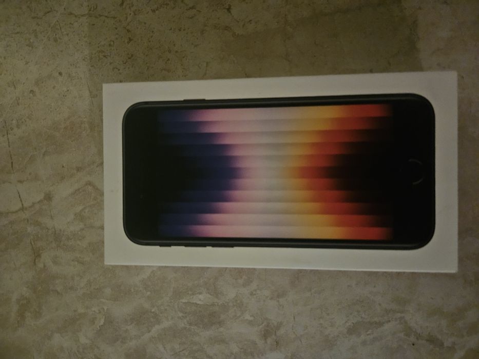 iPhone SE 3 128GB Midnight, seria 3, 2022 bardzo dobry stan