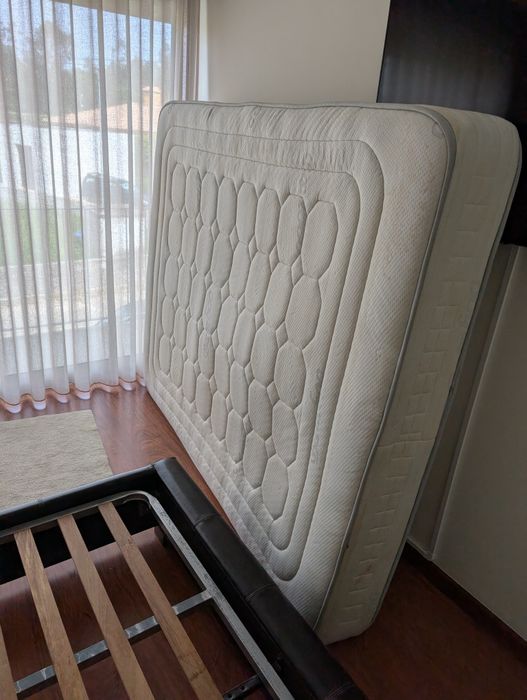 Conjunto de Quarto (Cama + Colchão + 2 Mesinhas)