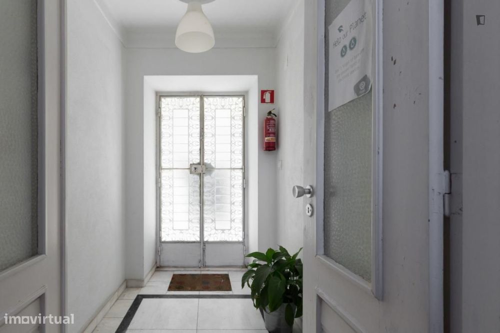 Quarto - localizado em Paranhos Porto