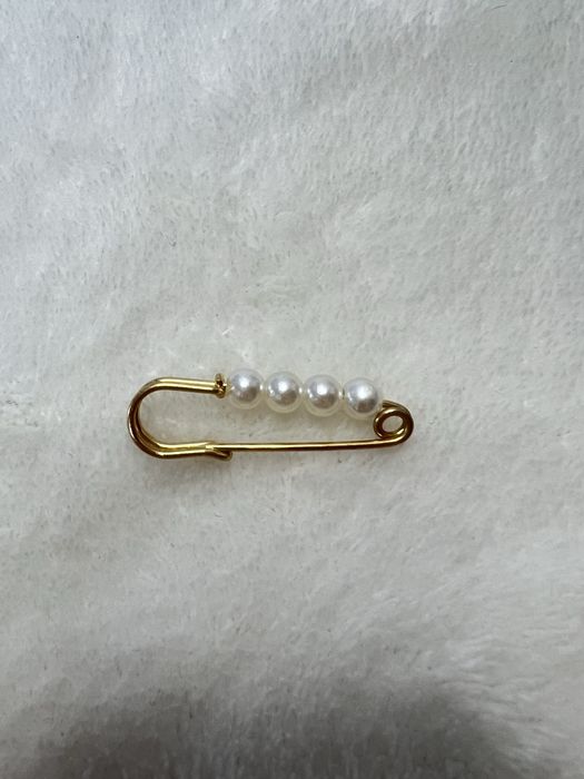 Broszka perełki paryski szyk aesthetic elegancka glam szykowna modna