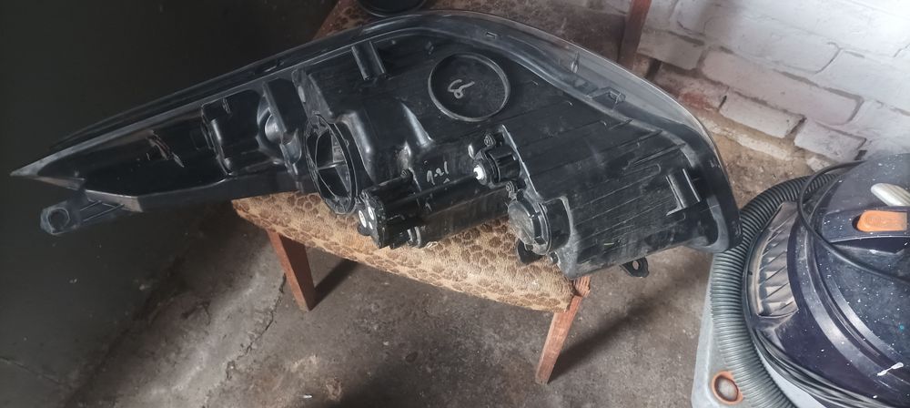 Фара автомобільна