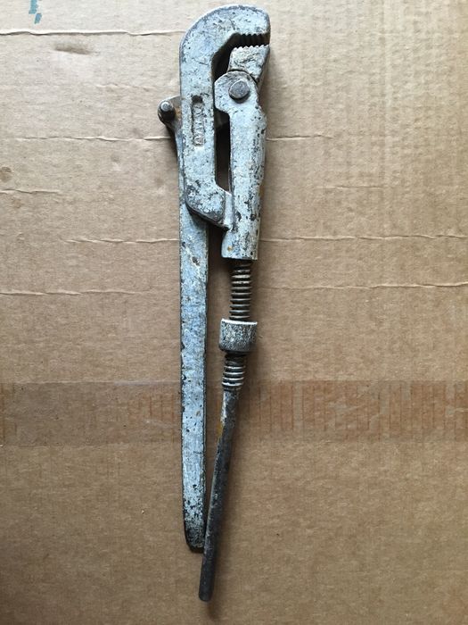 Ключ газовий трубний.