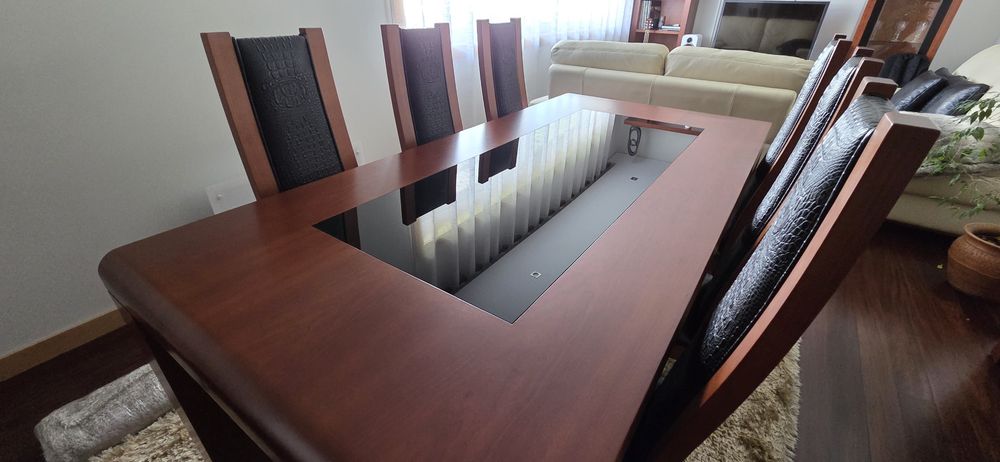 Mesa de Jantar cerejeira e 6 Cadeiras