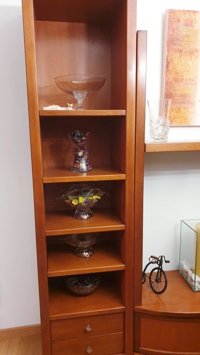 Estante sala cerejeira