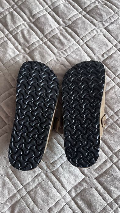 Birkenstock tamanho 42