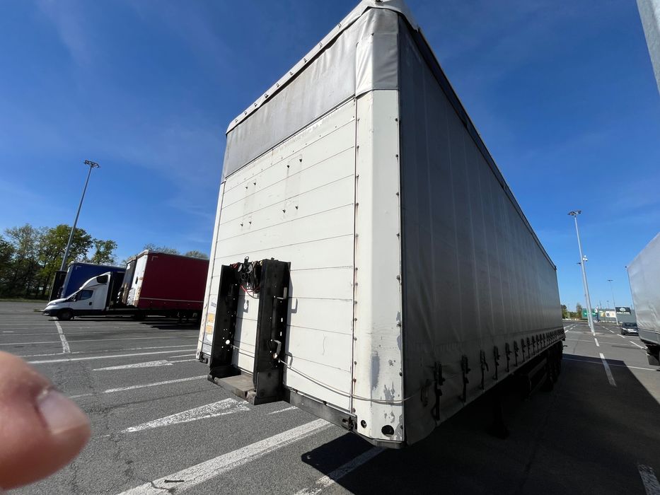 Schmitz CargobullS01.Podnoszona oś