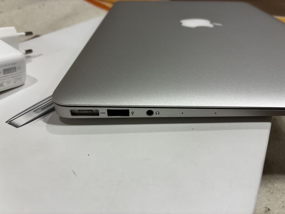 Apple MacBook Air 2015 8/256