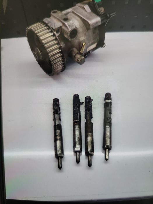 Conjunto injetores e bomba 1.5dci