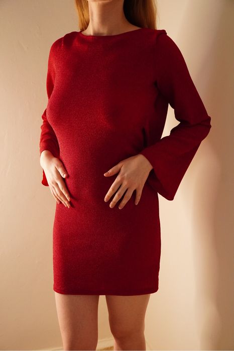 Ефектна новорічна сукня | Червона, відкрита спина