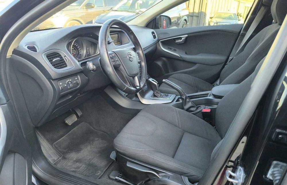 V40 2.0 D2 Inscription Geartronic 120cv cx Aut. — photo 2