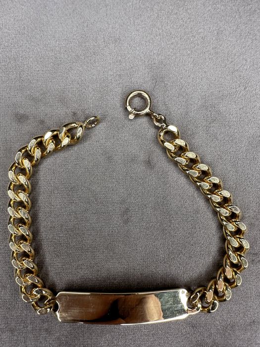 Pulseira com chapa em prata dourada