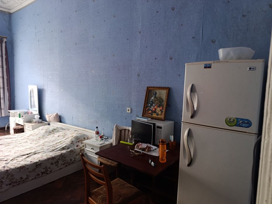 Сдам 1 комнату в коммуне на Александровском проспекте