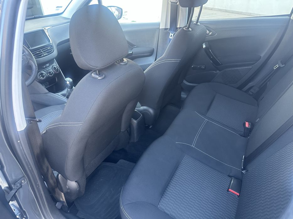 Peugeot 208 2015