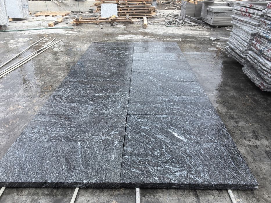 Granitowa płyta chodnikowa płomieniowana Juparana 5cm, płyta tarasowa