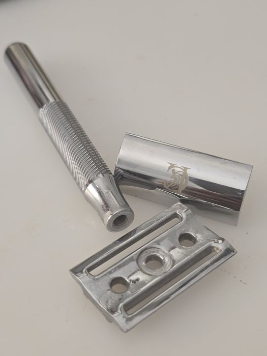 Máquina de barbear King G. Gillette.