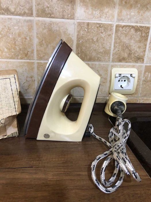 Новий утюг, нова праска