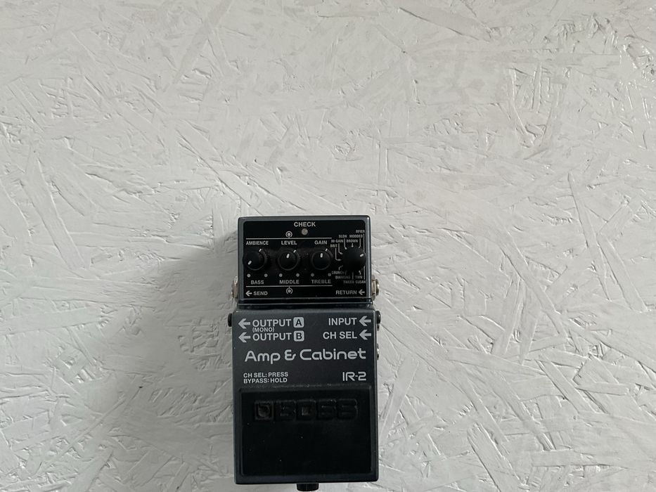 Педаль емуляції підсилювача та кабінета Boss IR-2