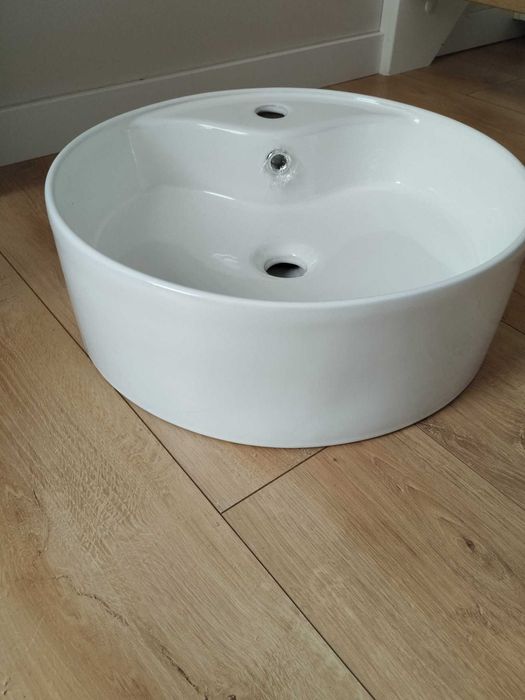 Umywalka Invena 47cm