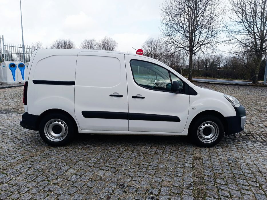 Citroen Berlingo hdi 3 lug (TÉRMICA) poucos klms 2018