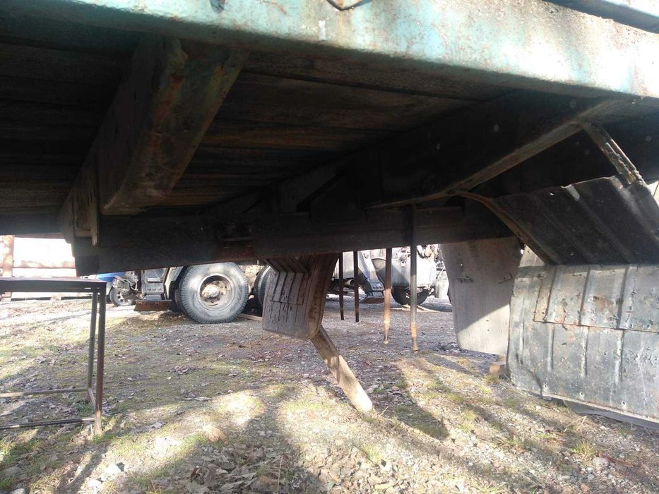 кузов бортовий МАЗ