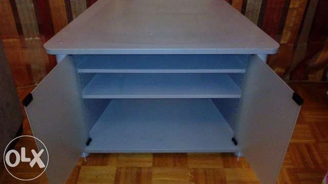 Móvel TV em bom estado de conservação