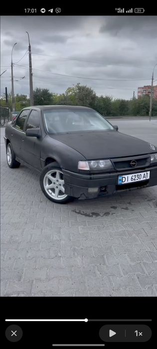 Продам власне авто також віддам в комплекті 4 двері і 2 крила передніх все деталі по телефону