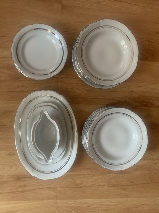 Serwis obiadowy biały niekompletny