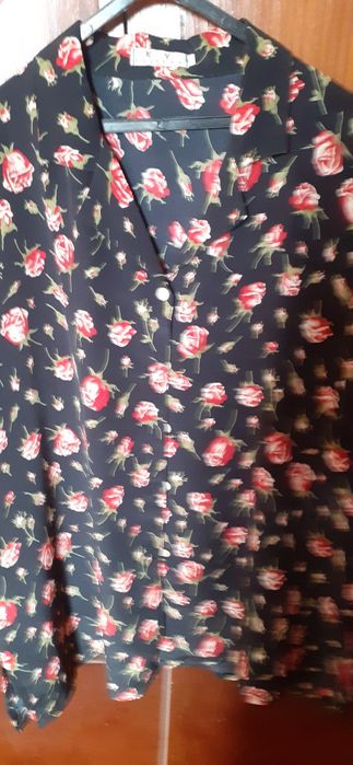 Camisas  e camiseiros  vários  padrões