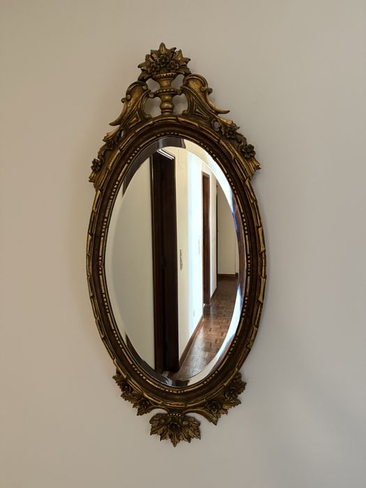 Espelho oval antigo em talha dourada 99 x 36 cm Areeiro Lisboa