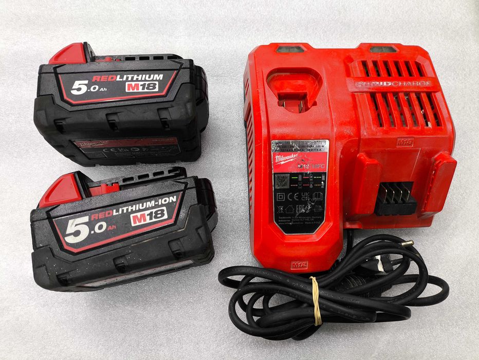 Zestaw Milwaukee M18 Szybka Ładowarka M12-18FC + 2x akumulator 5Ah