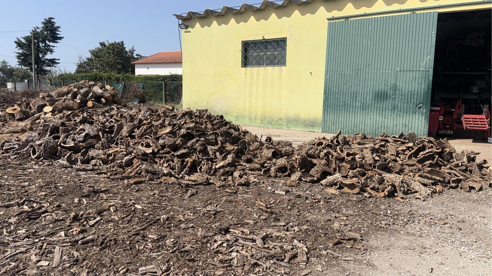 Cortiça, em monte