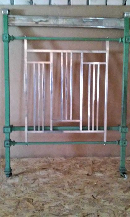 Кровати металические две с двумя матрасами