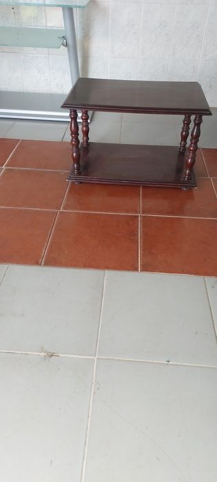 Mesinha antida de madeira