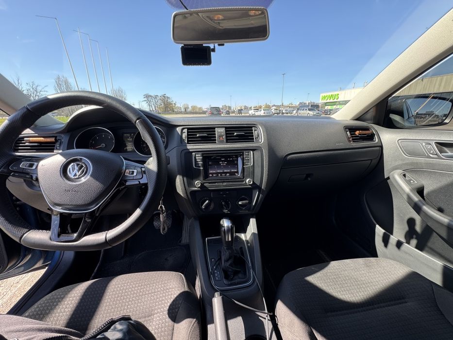 Продам Volkswagen Jetta 1.4 2015.