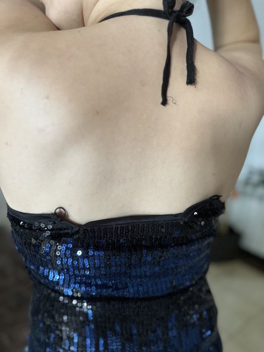 Sukienka w cekiny czarno niebieska cubus