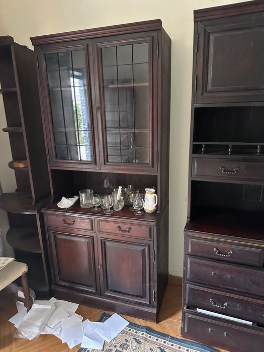 Aparador ou Movel de Sala com vitrine