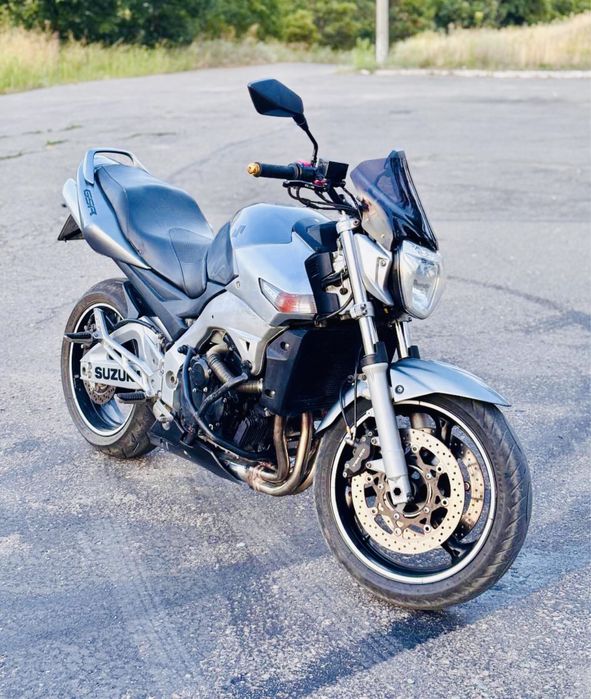 SUZUKI GSR600 2007